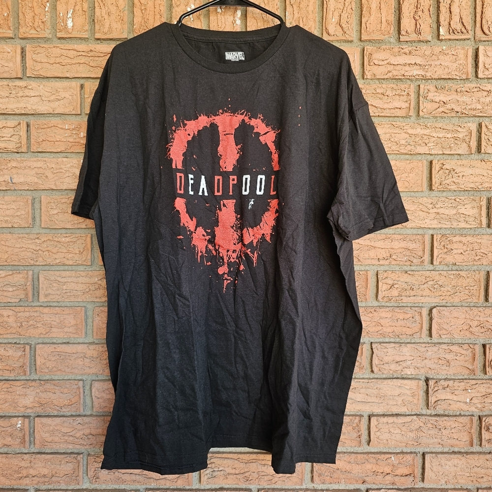 Marvel Deadpool Black and Red Short Sleeve Tee Size 2X